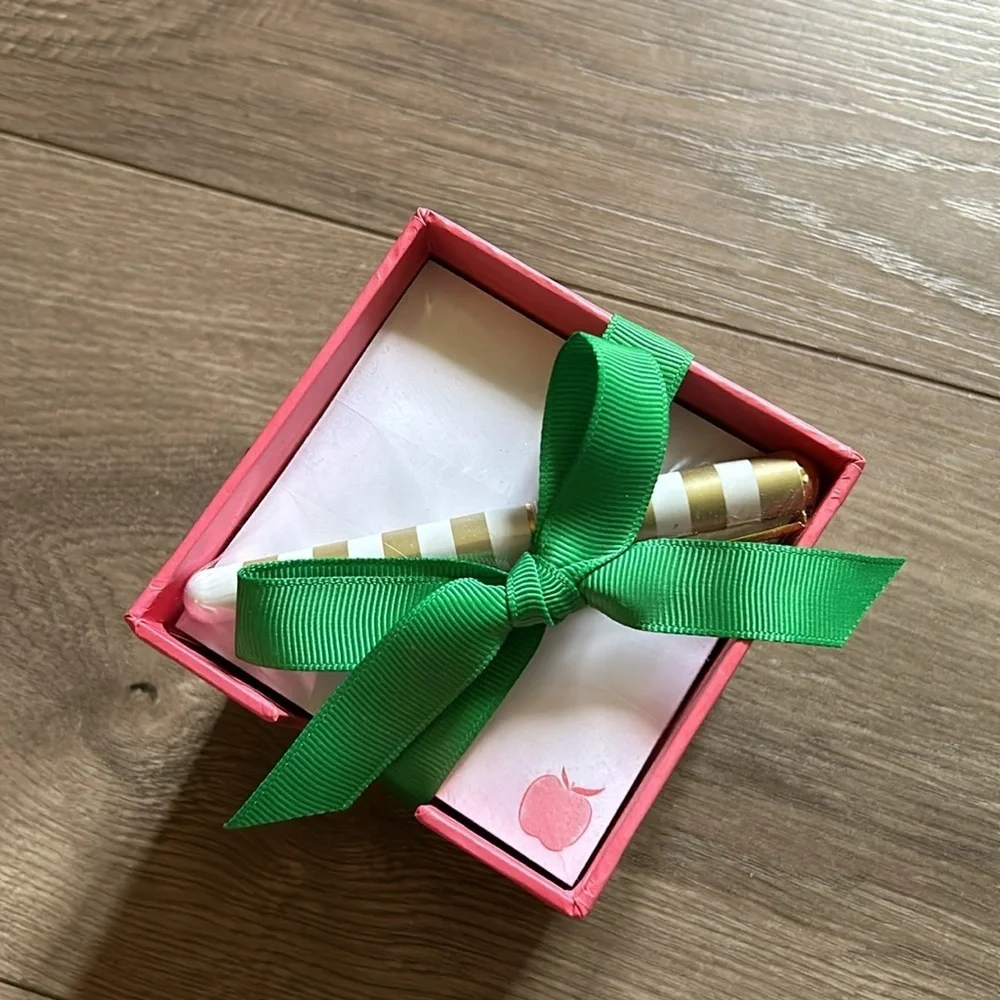 Teacher notepad/cube with pen